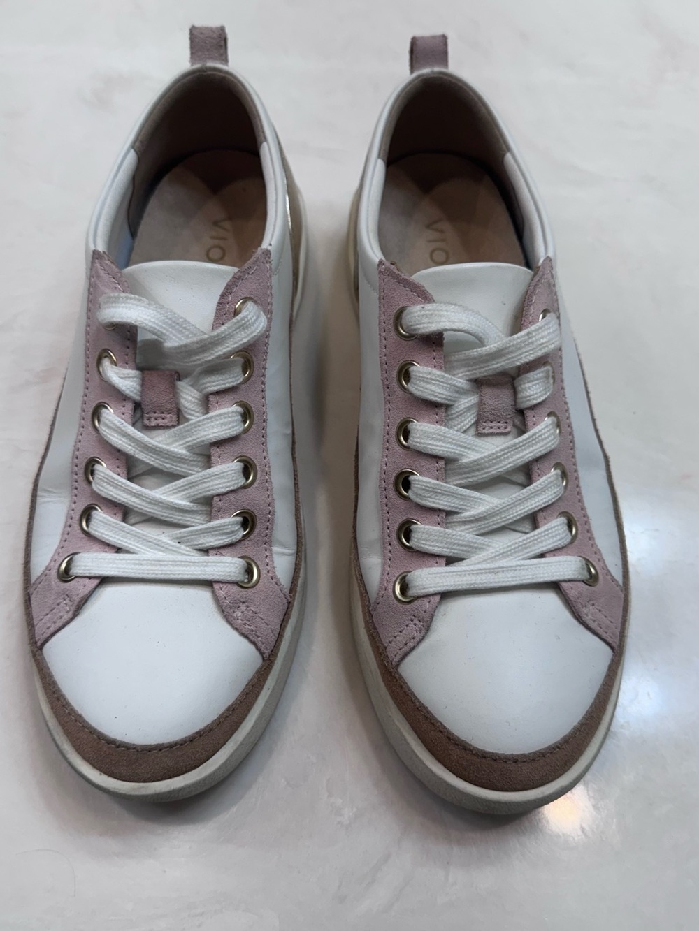 Vionic Winny Comfort-Driven Women's White & Dusty Pink Sneakers